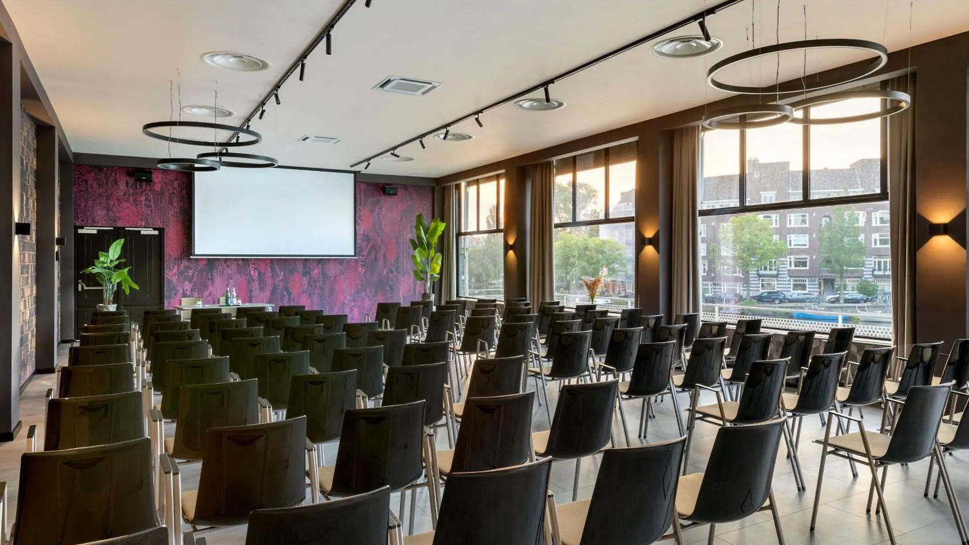Apollo Hotel Amsterdam, A Tribute Portfolio Hotel 4*, Amsterdam